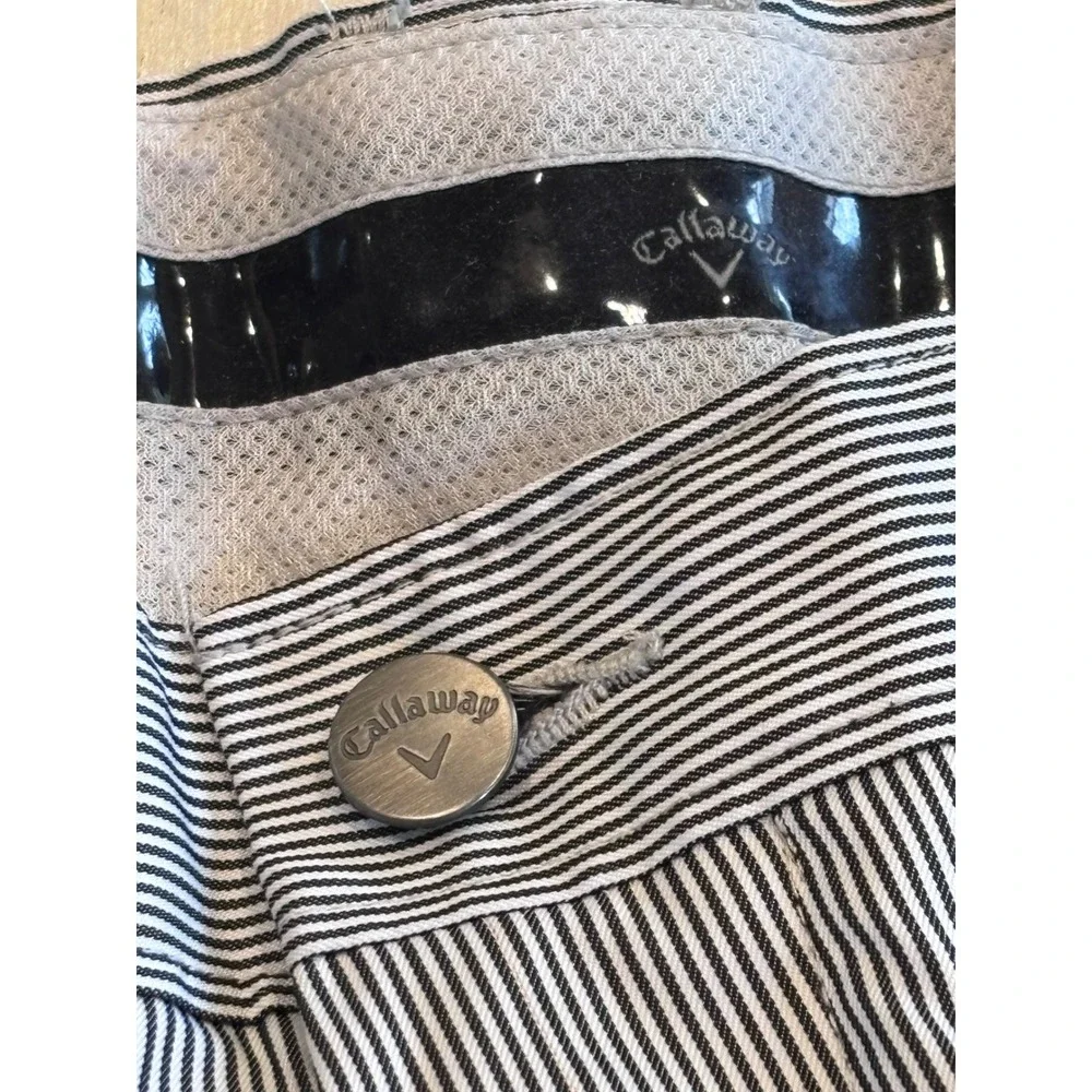 Callaway Mens Golf Shorts Blue White Striped Size 44 XXL Gripper Waistband